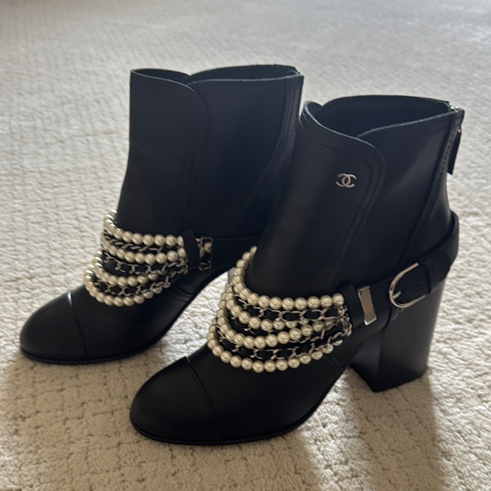 Chanel Black Ankle Boots with Pearl Detailing mint never worn